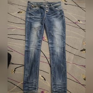 Almost Famous size 7